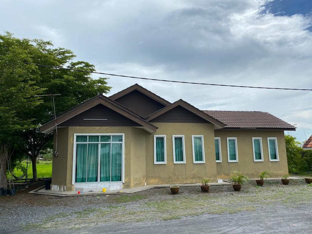 Ayer Hitam Tamteh Homestay מראה חיצוני תמונה
