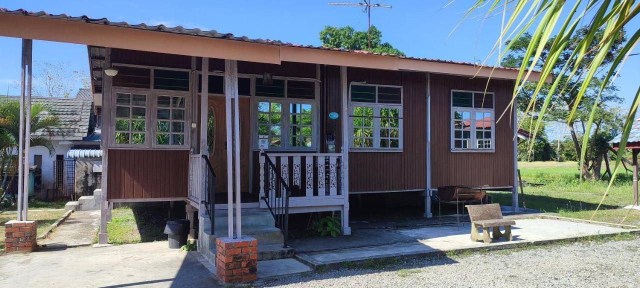 Ayer Hitam Tamteh Homestay מראה חיצוני תמונה
