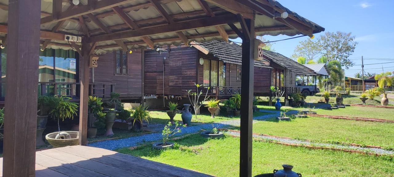 Ayer Hitam Tamteh Homestay מראה חיצוני תמונה