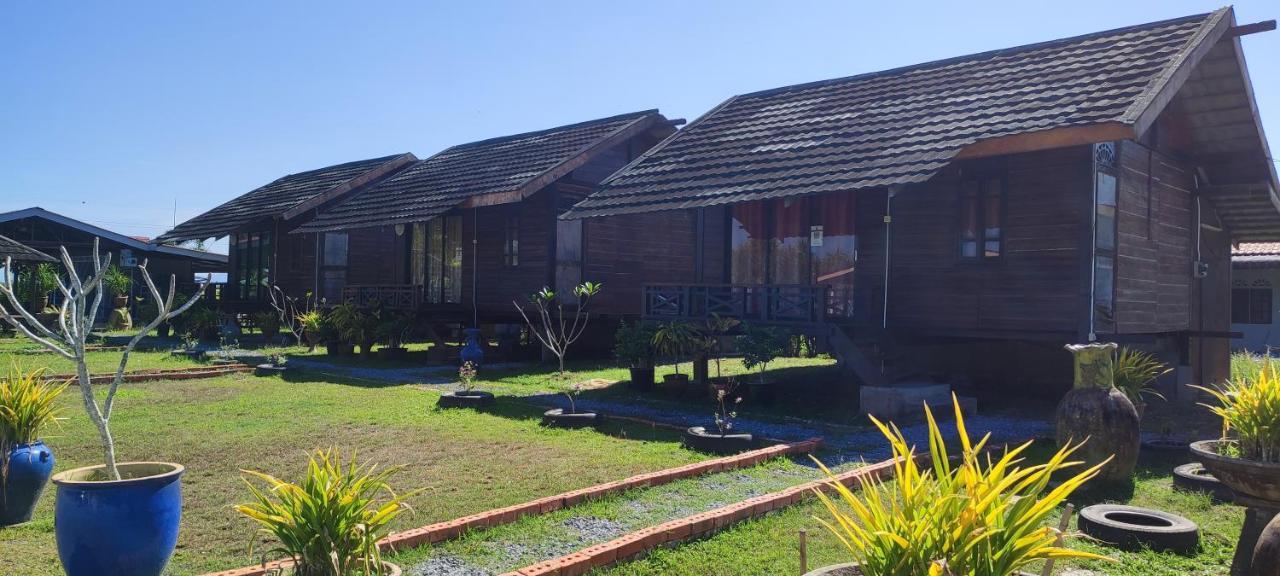Ayer Hitam Tamteh Homestay מראה חיצוני תמונה